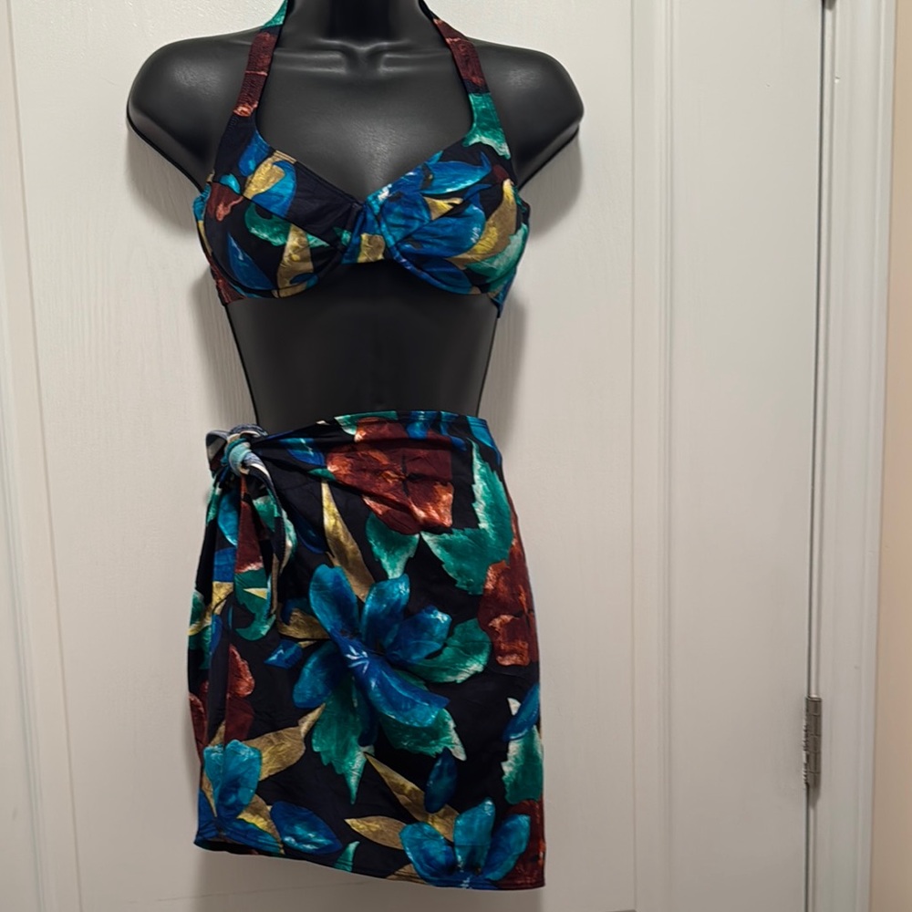 Vibrant Blue and Green Bikini with Sarong